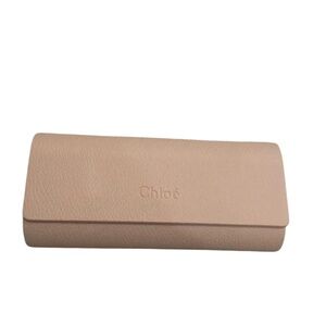 Chloe sunglasses case Only 
Cleaning cloth included 
Pale pink